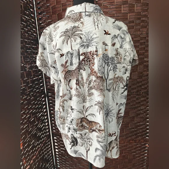 Women's Safari Print Button Down Shirt - Picture 4 of 8